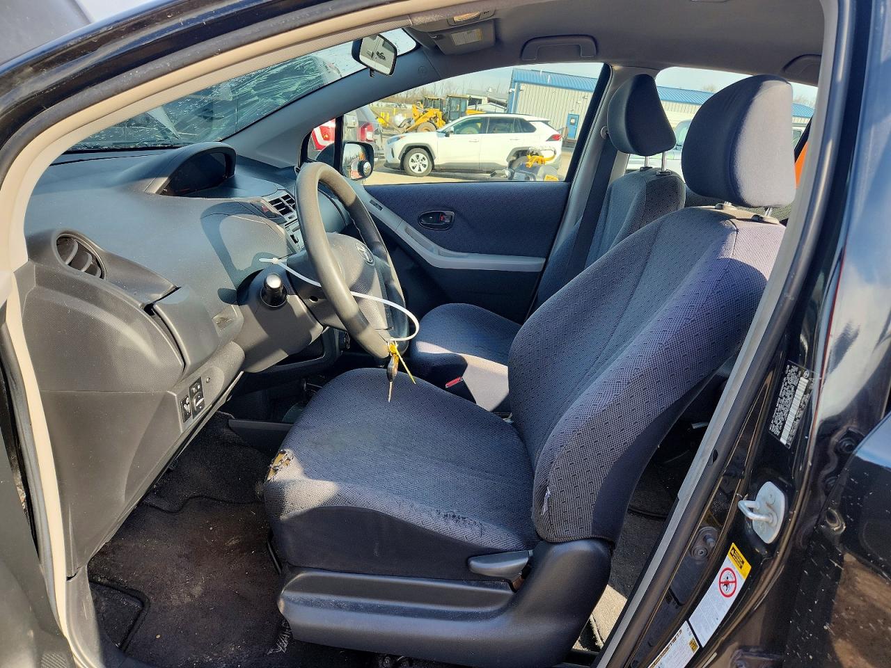 2009 TOYOTA YARIS BASE photo 19