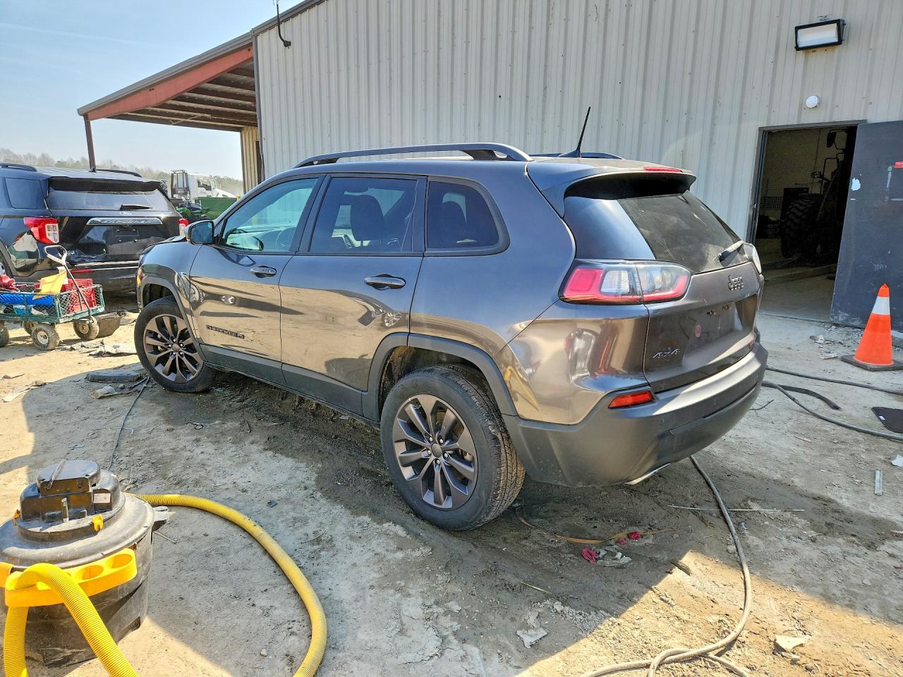 2021 JEEP CHEROKEE LATITUDE LUX photo 4