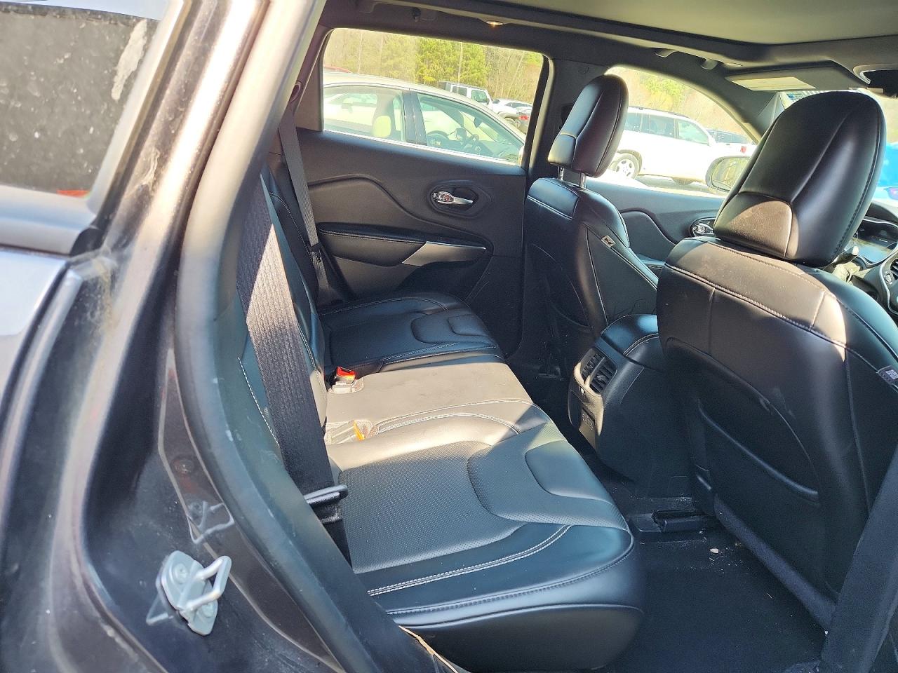 2021 JEEP CHEROKEE LATITUDE LUX photo 31