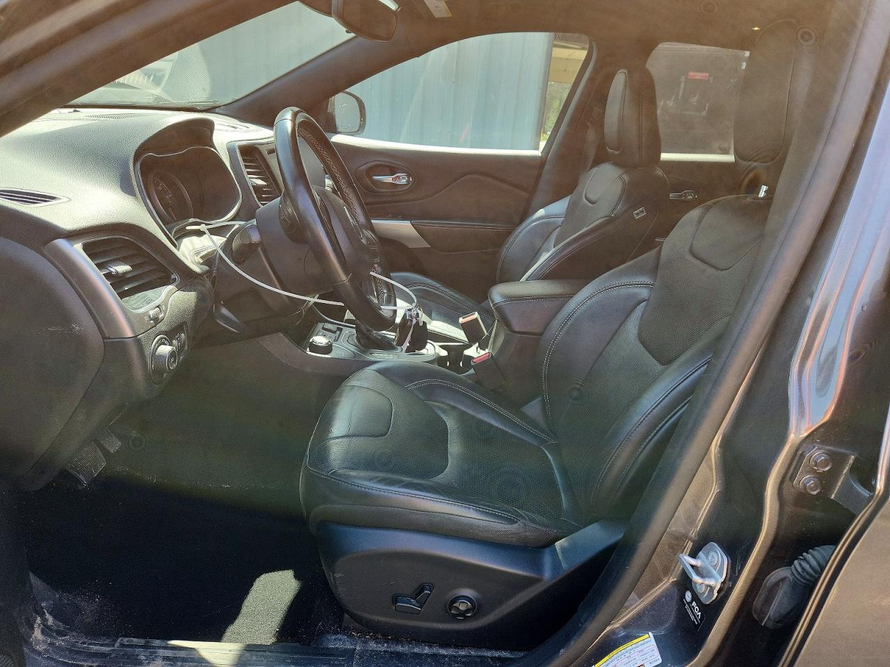 2021 JEEP CHEROKEE LATITUDE LUX photo 19