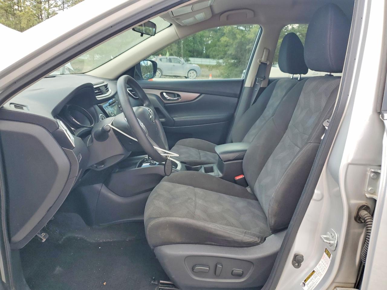 2016 NISSAN ROGUE SV photo 19