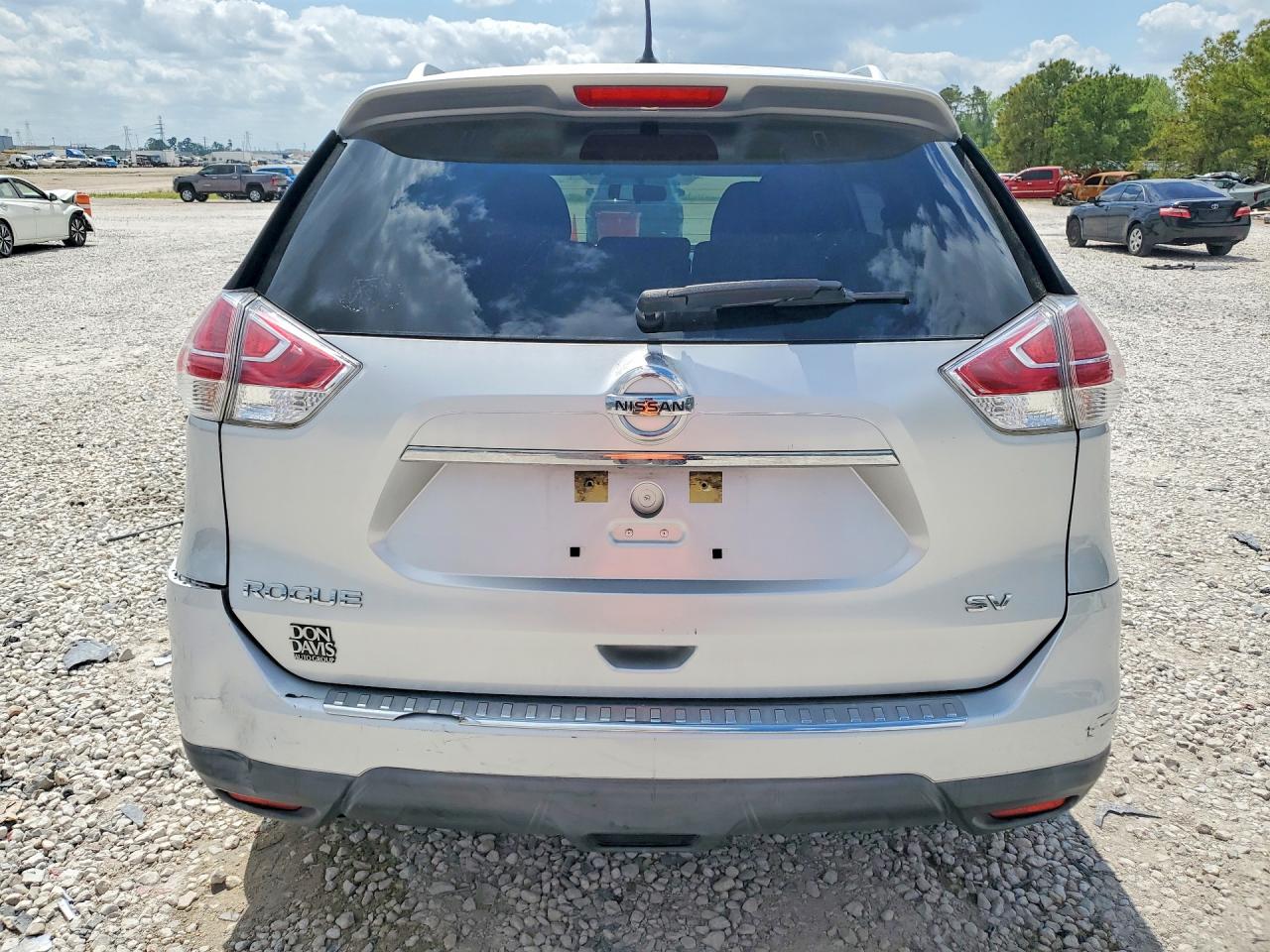 2016 NISSAN ROGUE SV photo 16
