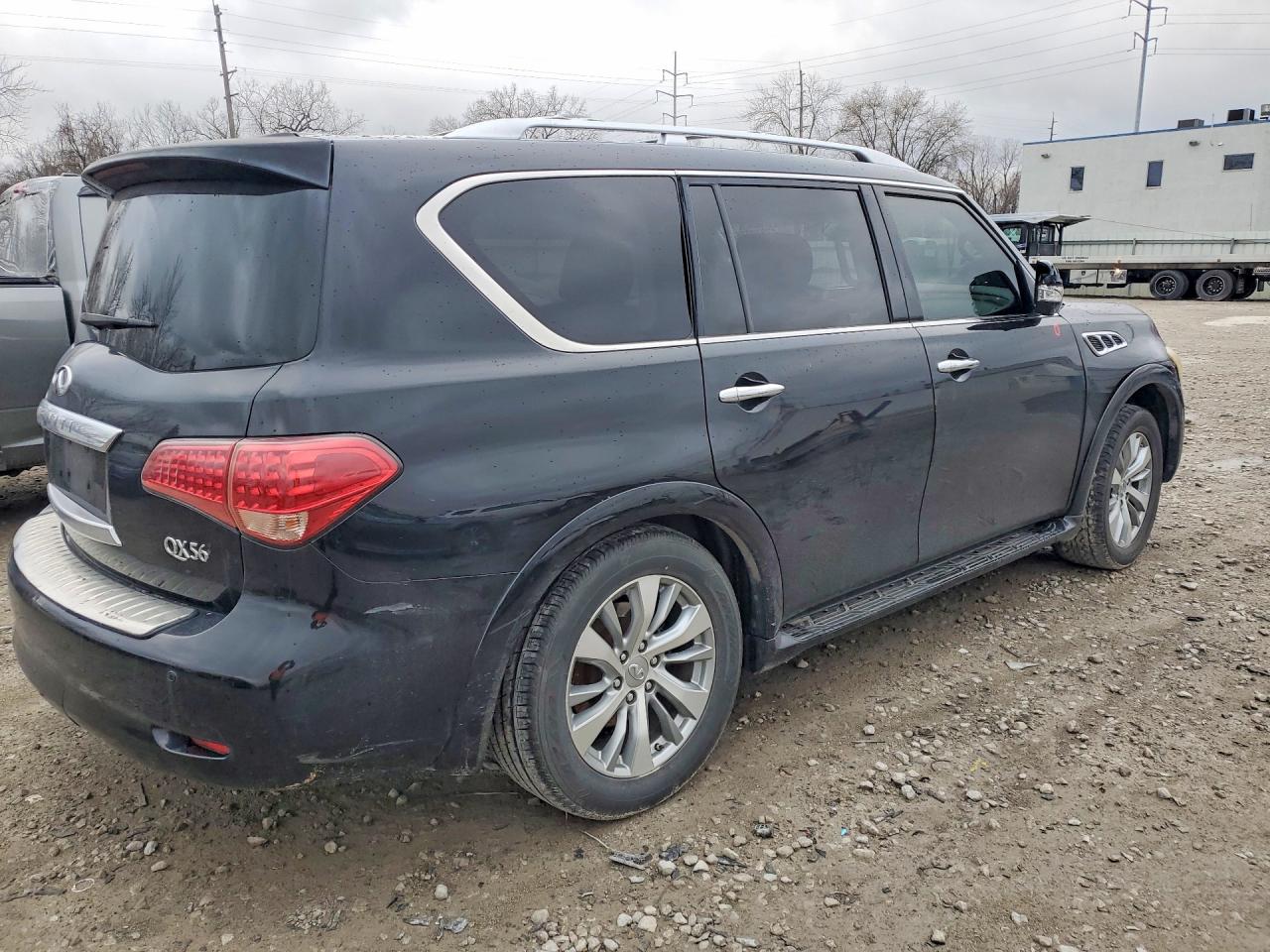 2012 INFINITI QX56 BASE photo 3