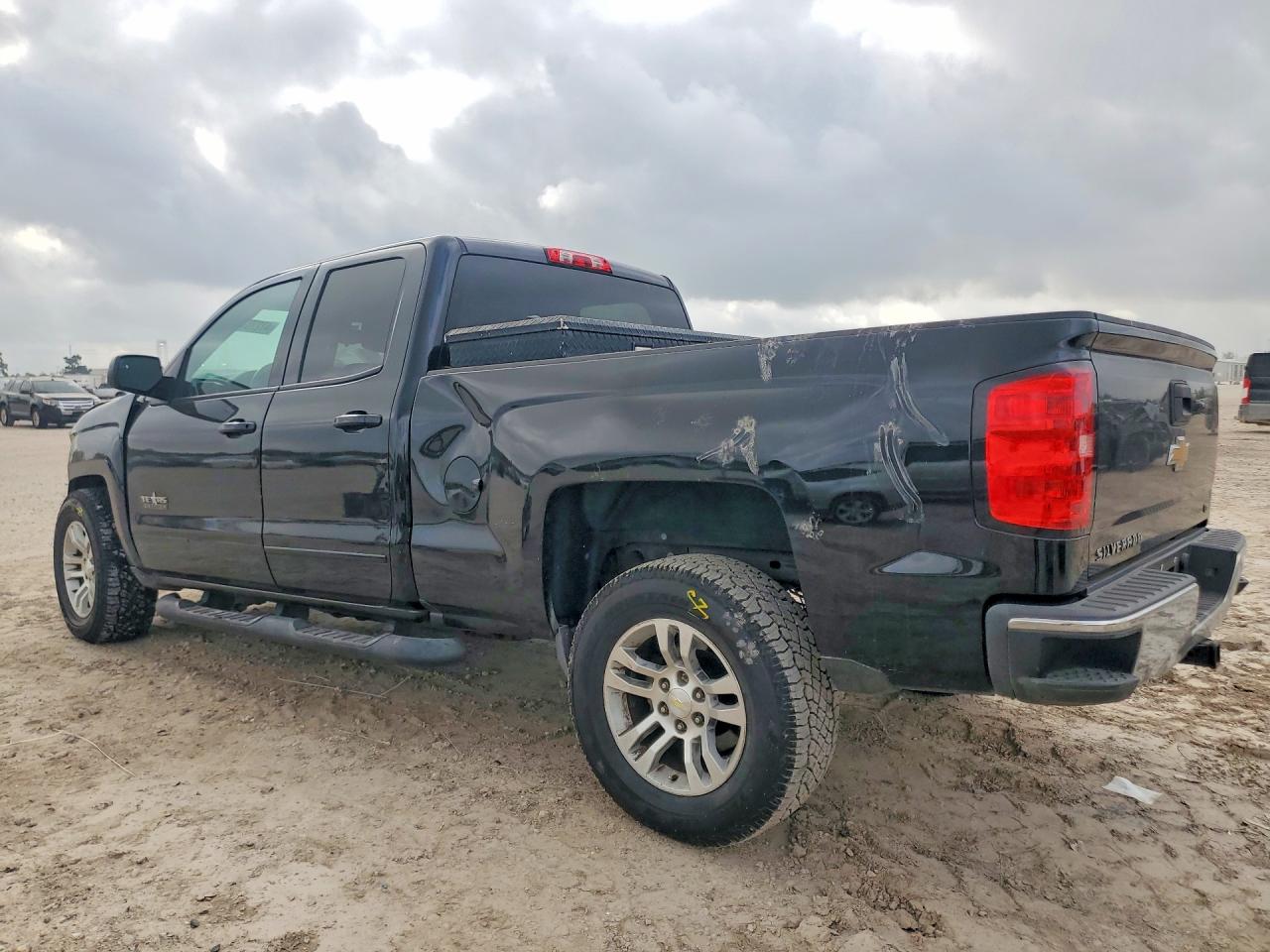 2016 CHEVROLET SILVERADO C1500 LT photo 3
