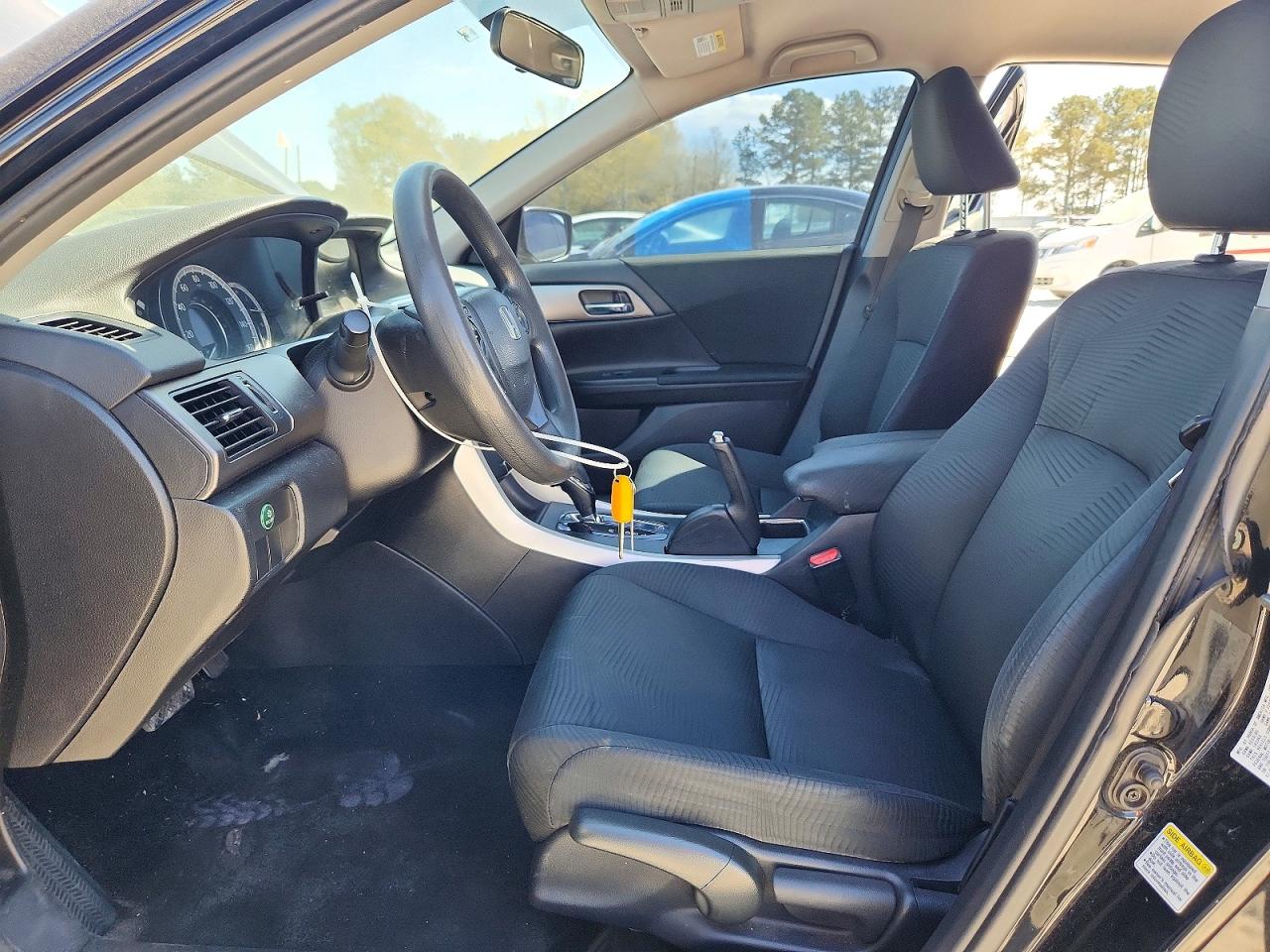 2015 HONDA ACCORD photo 19