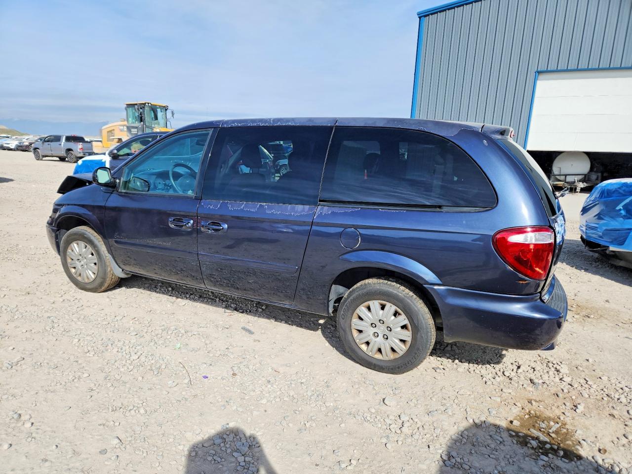2007 CHRYSLER TOWN & COUNTRY LX photo 2