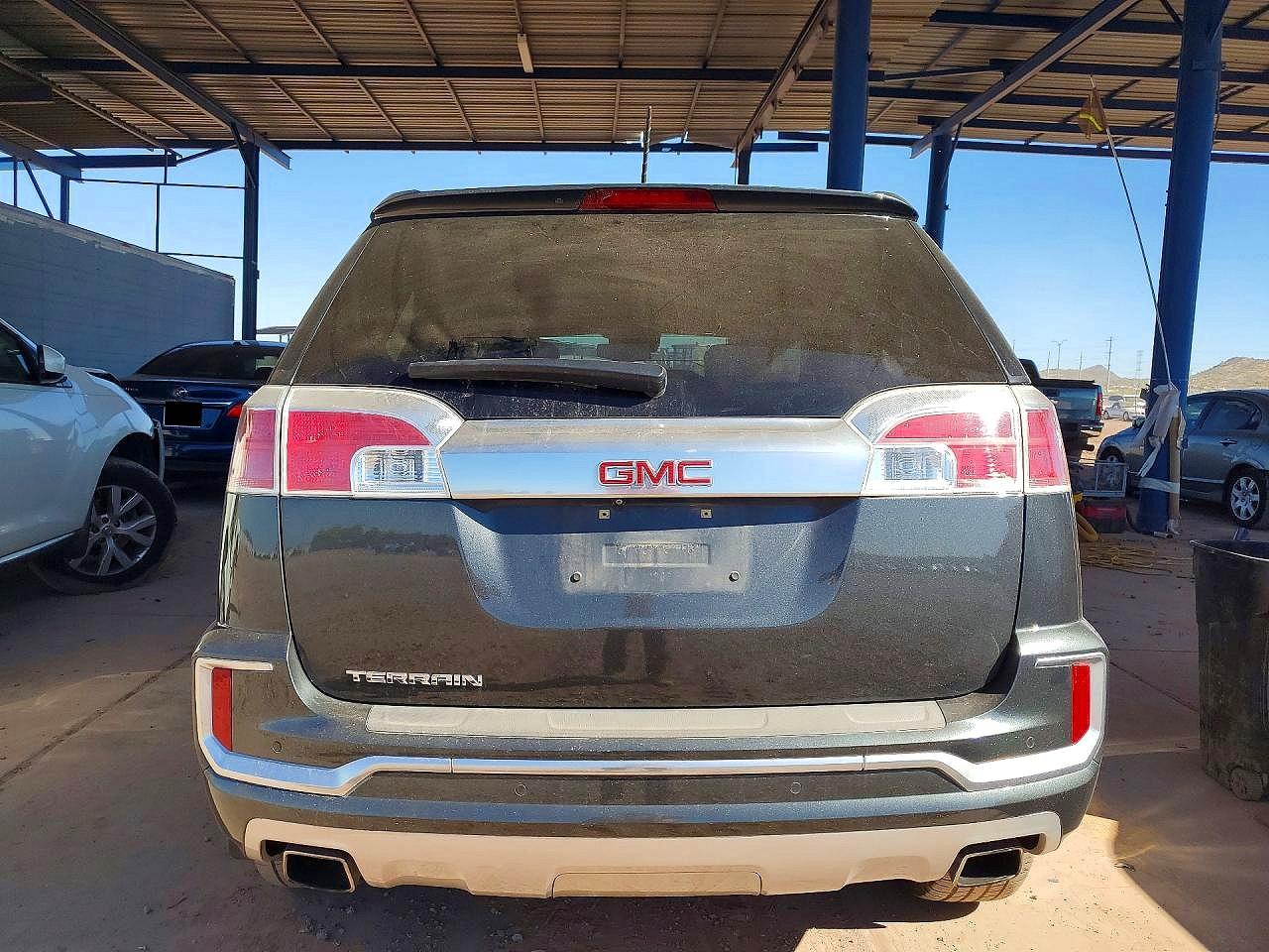 2017 GMC TERRAIN DENALI photo 16
