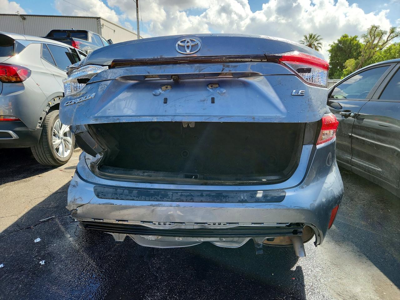 2020 TOYOTA COROLLA LE photo 11
