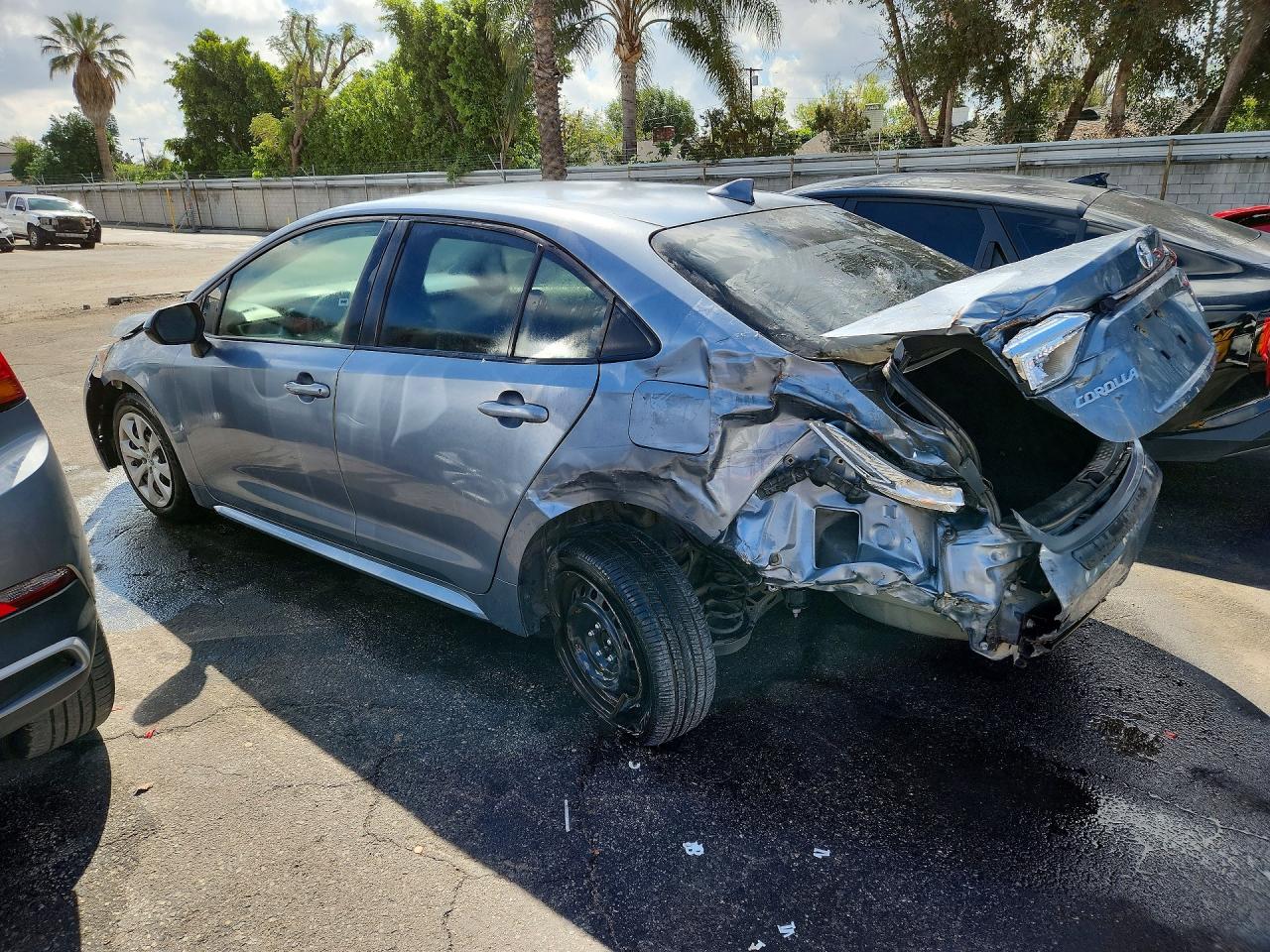 2020 TOYOTA COROLLA LE photo 3