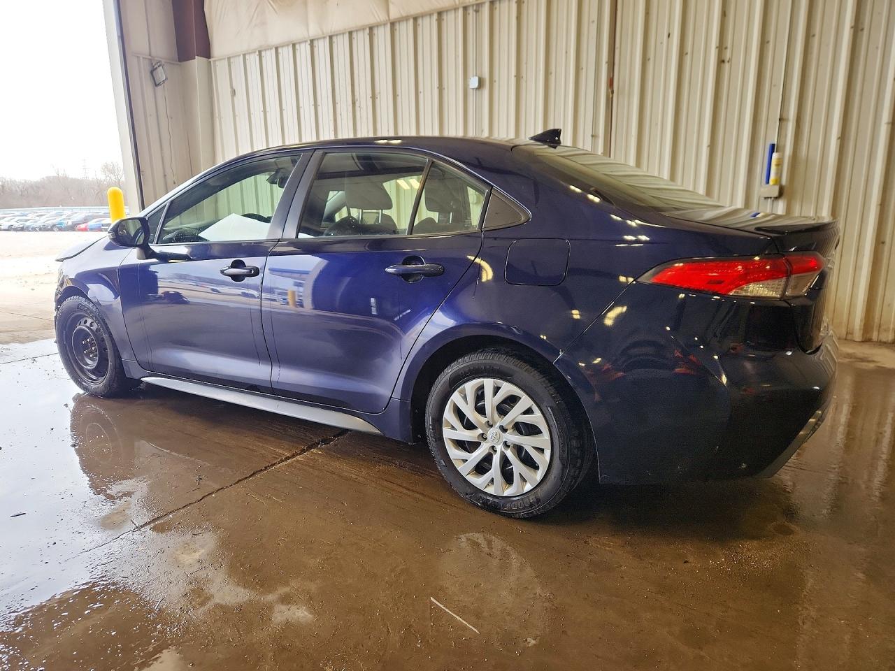2020 TOYOTA COROLLA SE photo 3