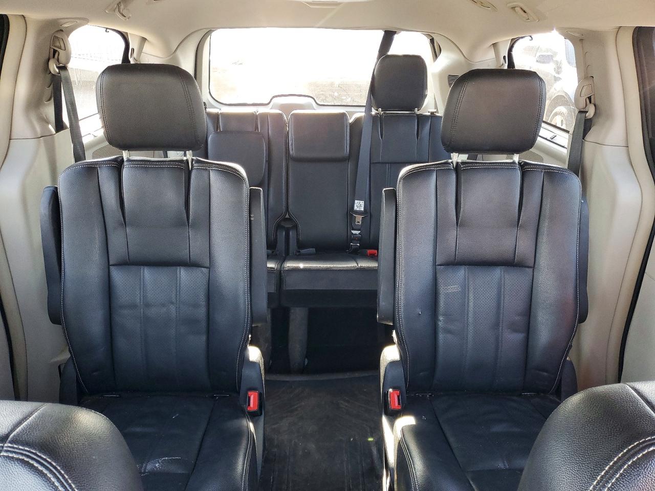 2015 CHRYSLER TOWN & COUNTRY TOURING L photo 10