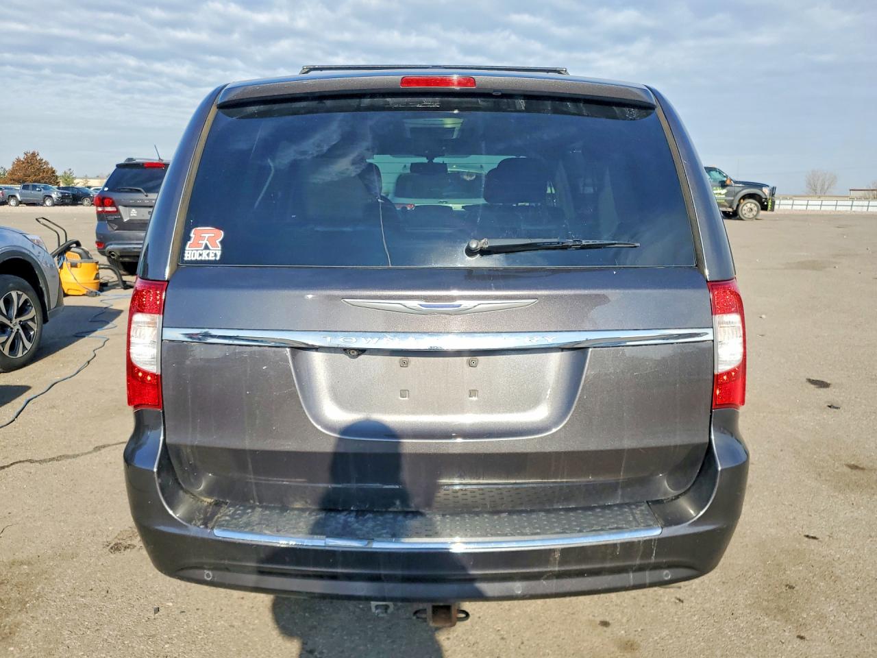 2015 CHRYSLER TOWN & COUNTRY TOURING L photo 6