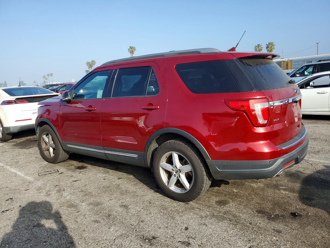 2018 FORD EXPLORER XLT photo 3