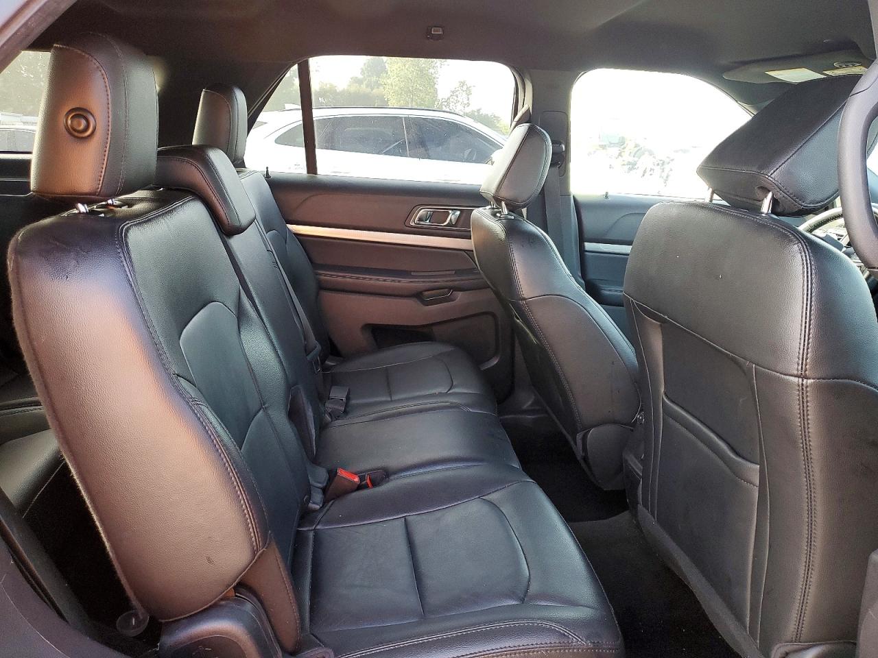 2018 FORD EXPLORER XLT photo 21