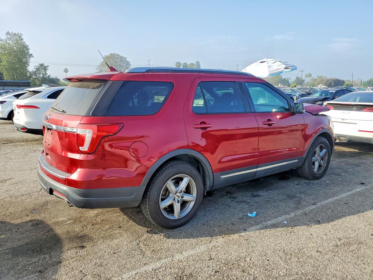 2018 FORD EXPLORER XLT photo 5