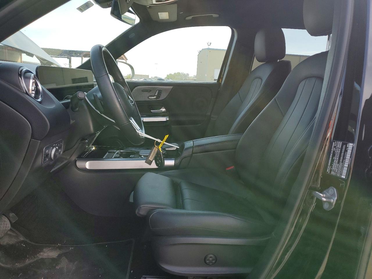 2021 MERCEDES-BENZ GLB 250 photo 7