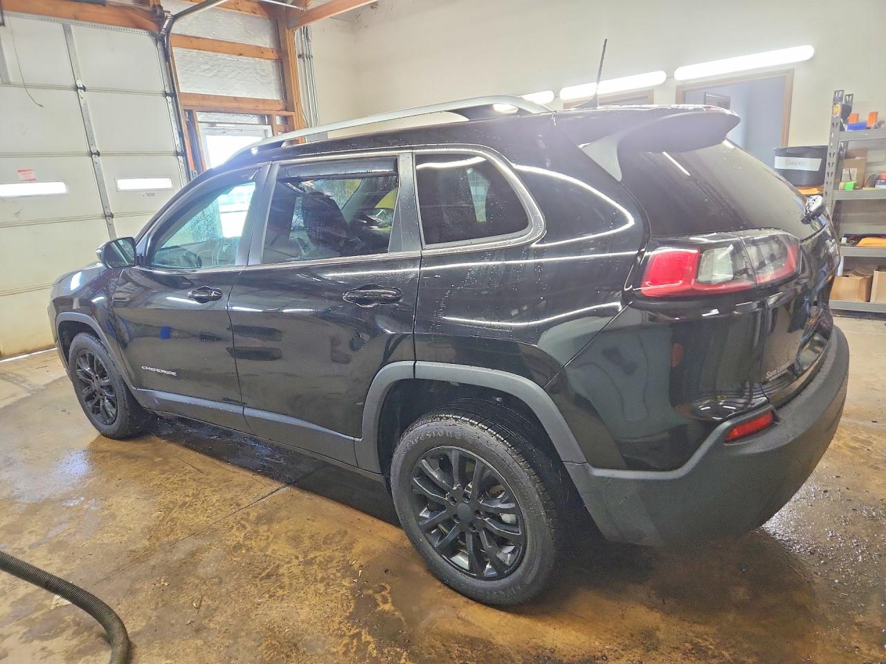 2019 JEEP CHEROKEE LATITUDE photo 3
