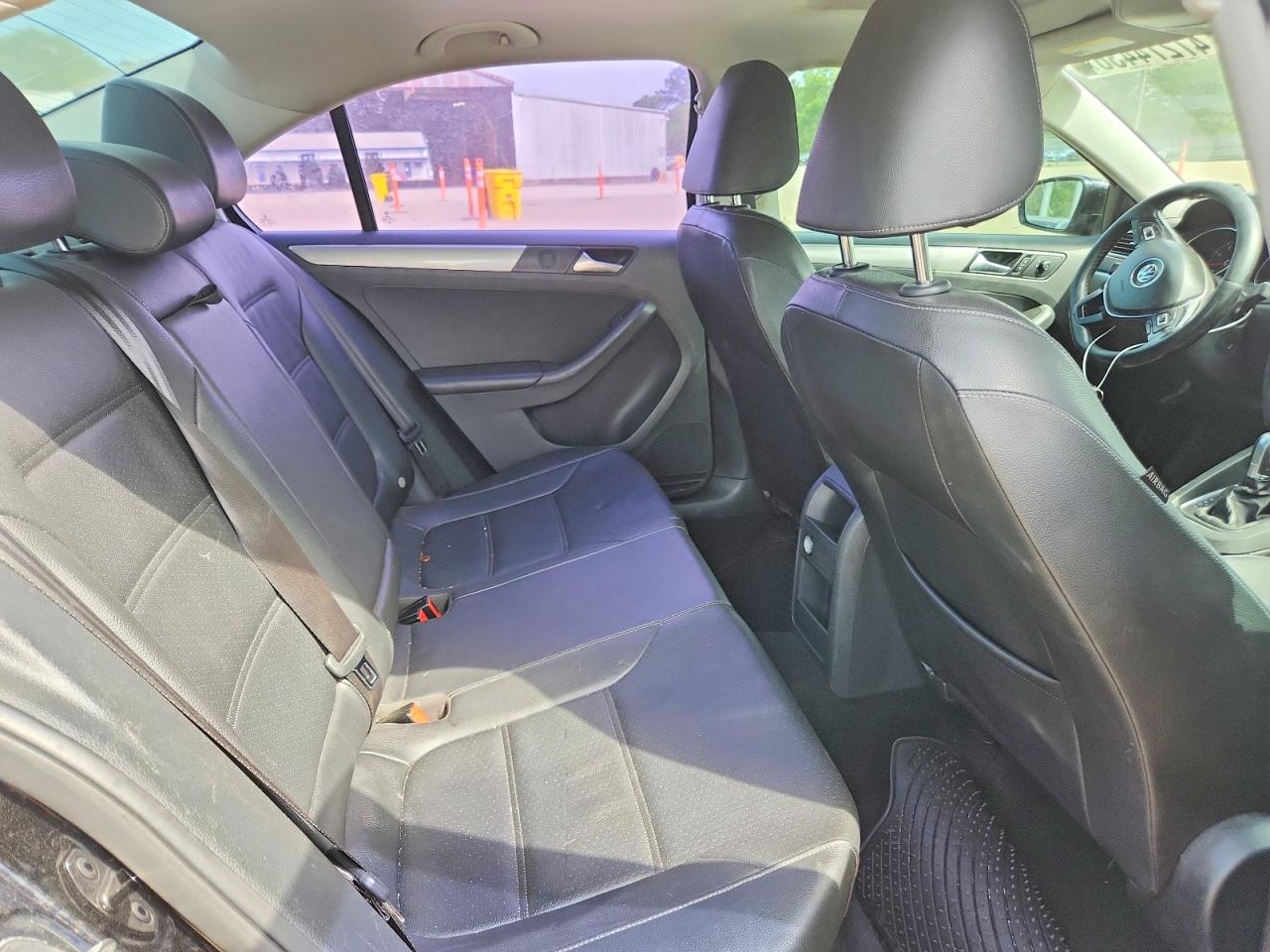 2018 VOLKSWAGEN JETTA SE photo 28
