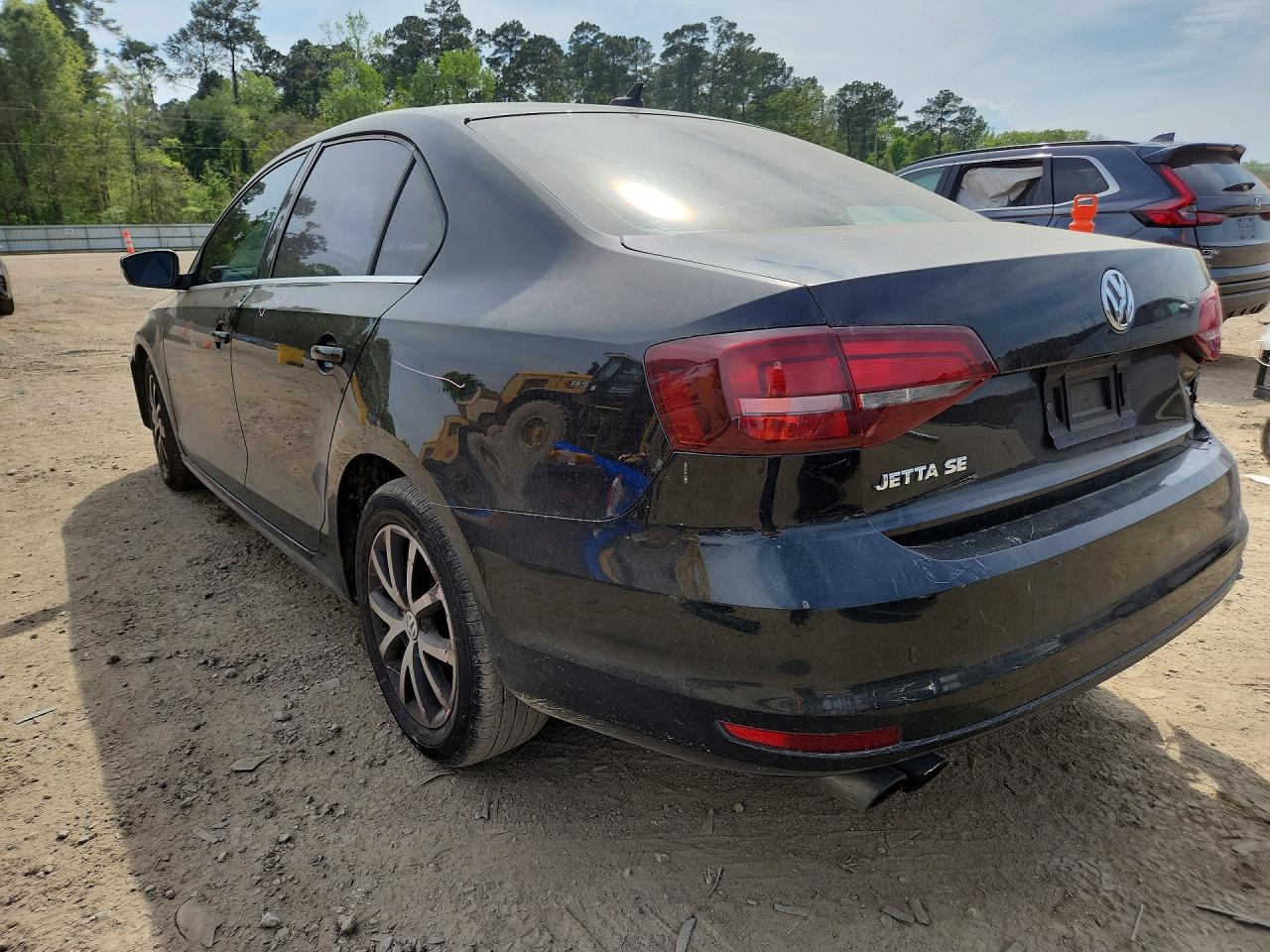 2018 VOLKSWAGEN JETTA SE photo 4