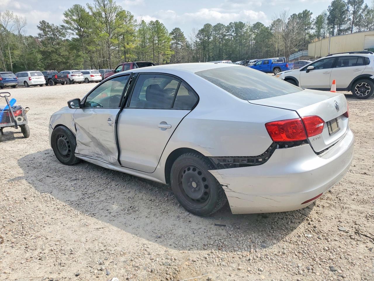 2013 VOLKSWAGEN JETTA BASE photo 2
