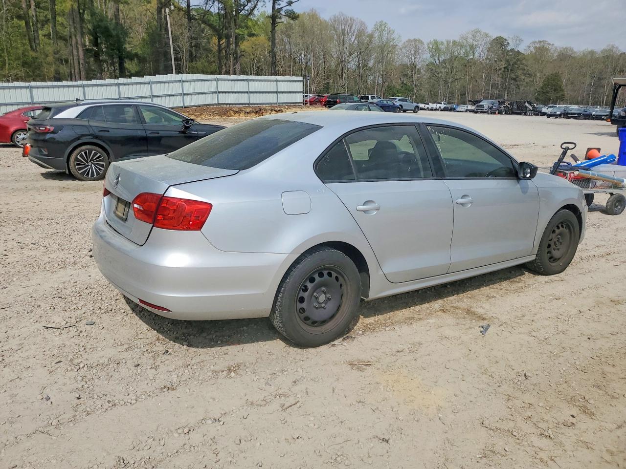 2013 VOLKSWAGEN JETTA BASE photo 3