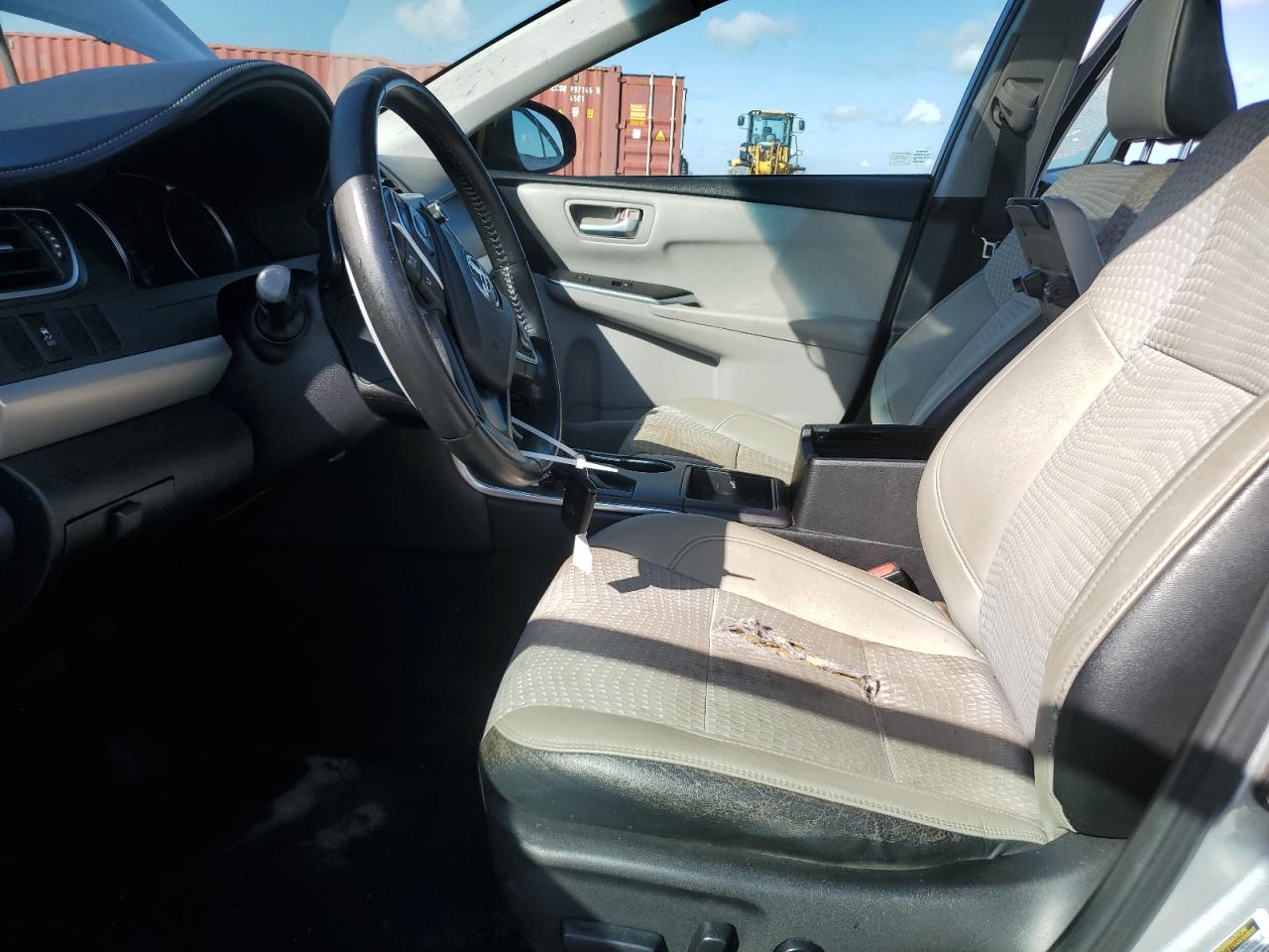 2015 TOYOTA CAMRY LE photo 7