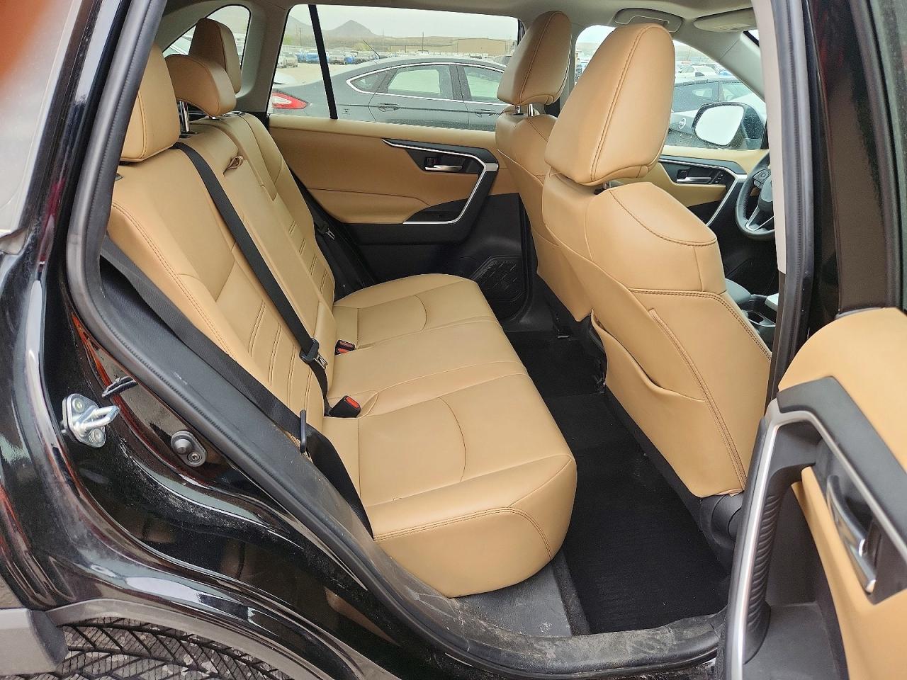 2021 TOYOTA RAV4 XLE PREMIUM photo 19