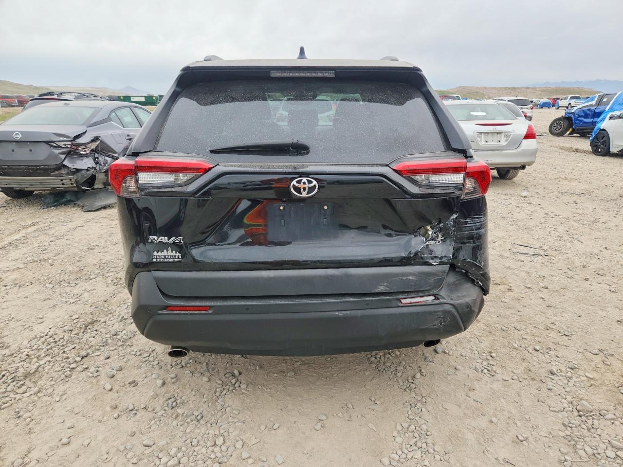 2021 TOYOTA RAV4 XLE PREMIUM photo 11