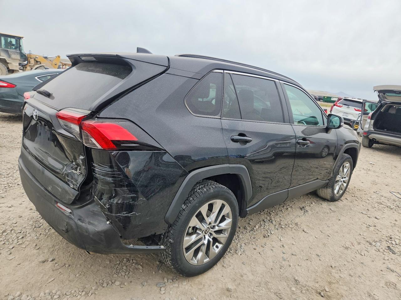 2021 TOYOTA RAV4 XLE PREMIUM photo 5