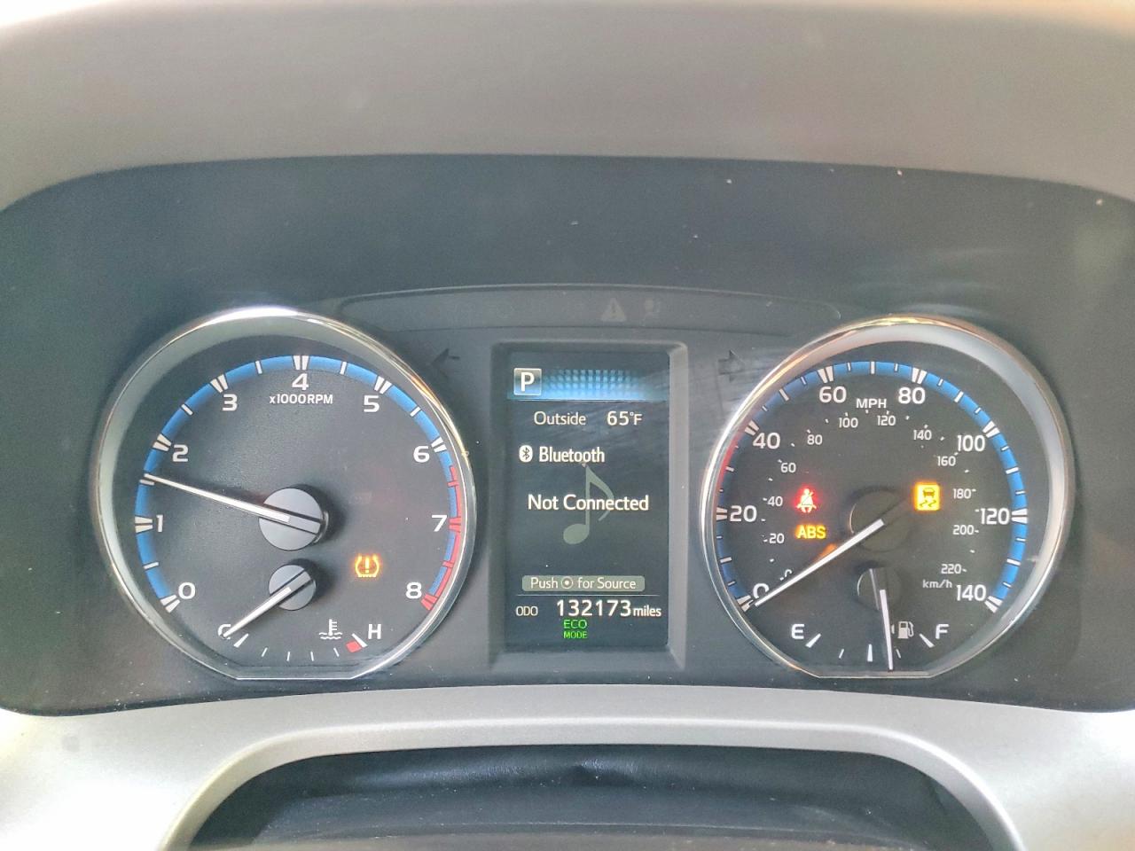 2016 TOYOTA RAV4 XLE photo 25