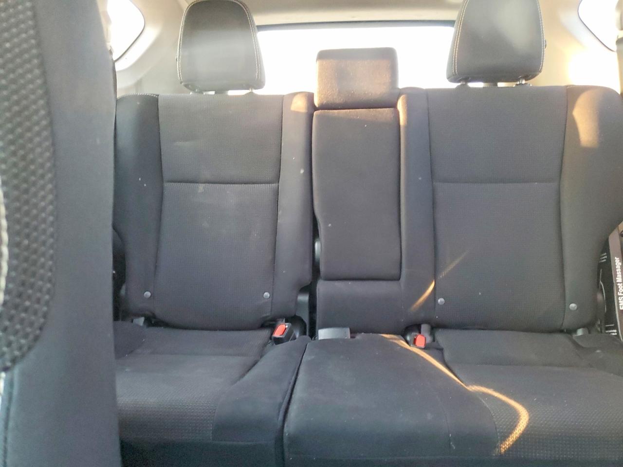 2016 TOYOTA RAV4 XLE photo 28