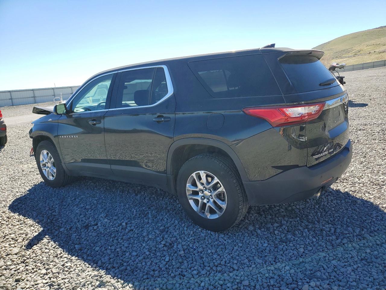 2020 CHEVROLET TRAVERSE LS photo 4