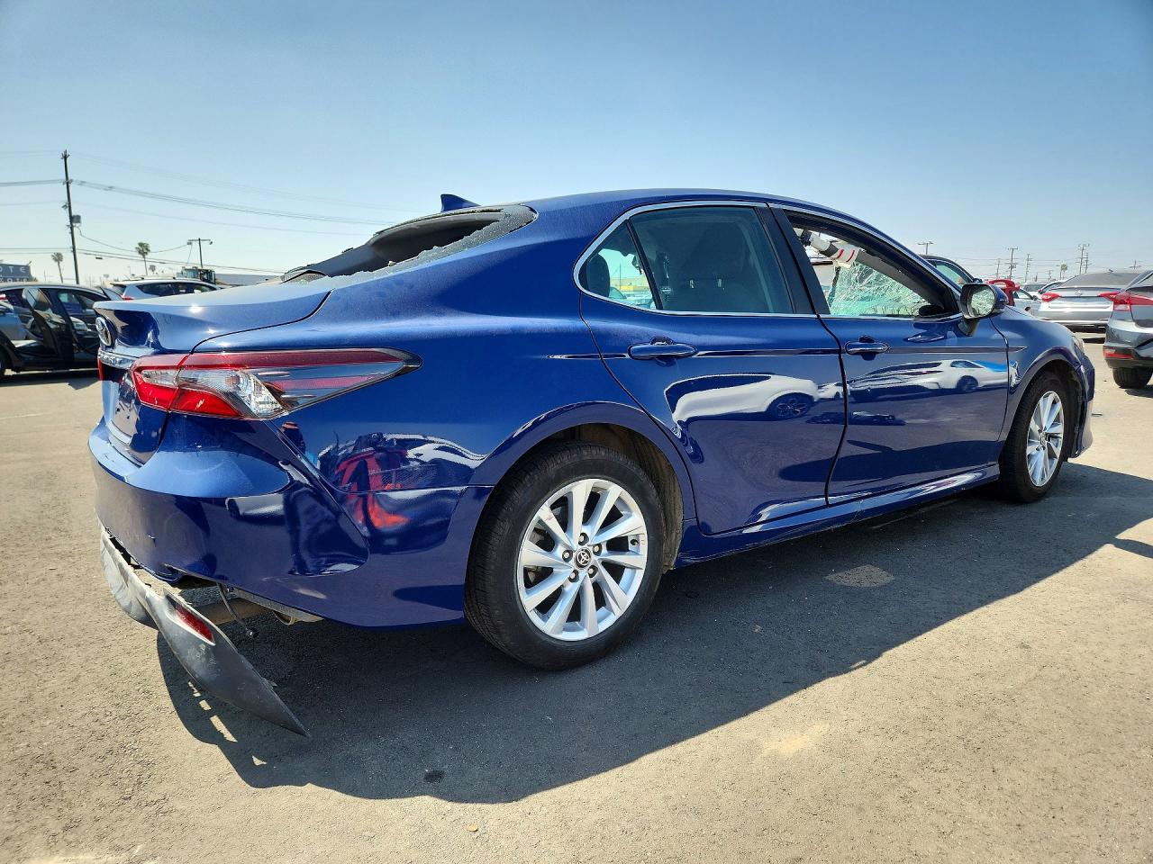 2023 TOYOTA CAMRY LE photo 5