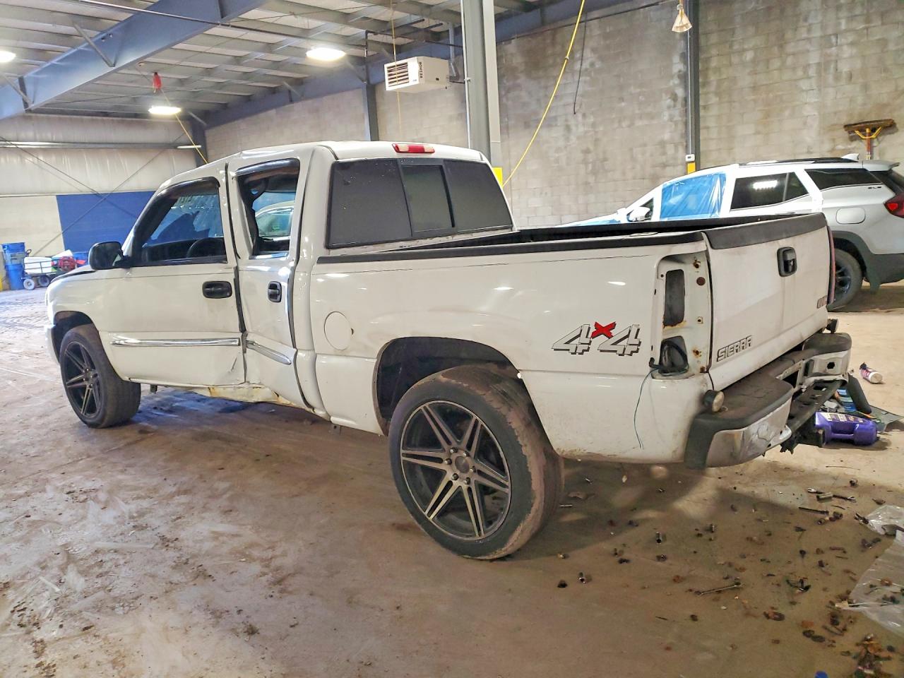 2006 GMC NEW SIERRA K1500 photo 2