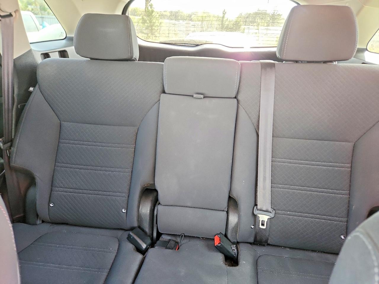 2017 KIA SORENTO LX photo 19