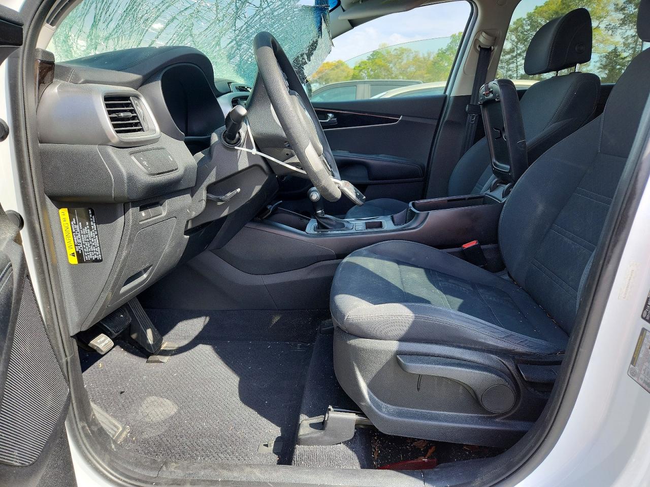 2017 KIA SORENTO LX photo 13