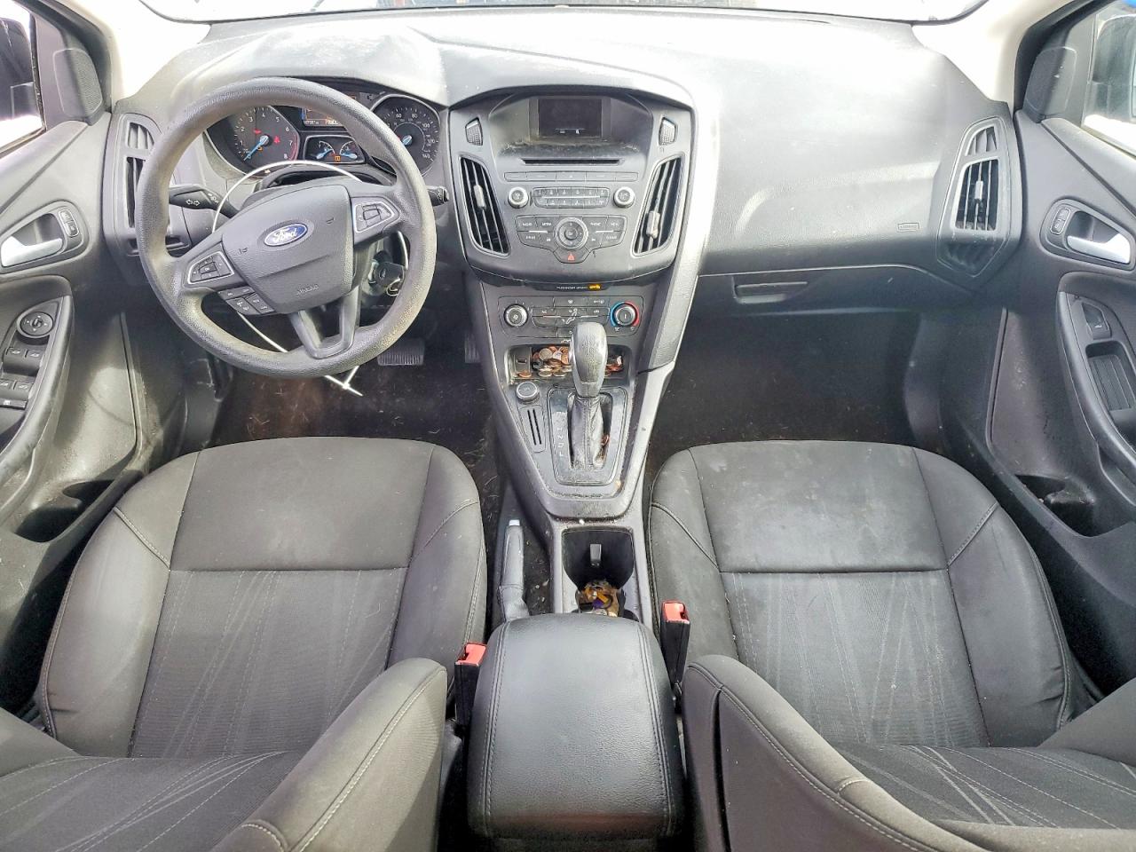 2017 FORD FOCUS SE photo 15