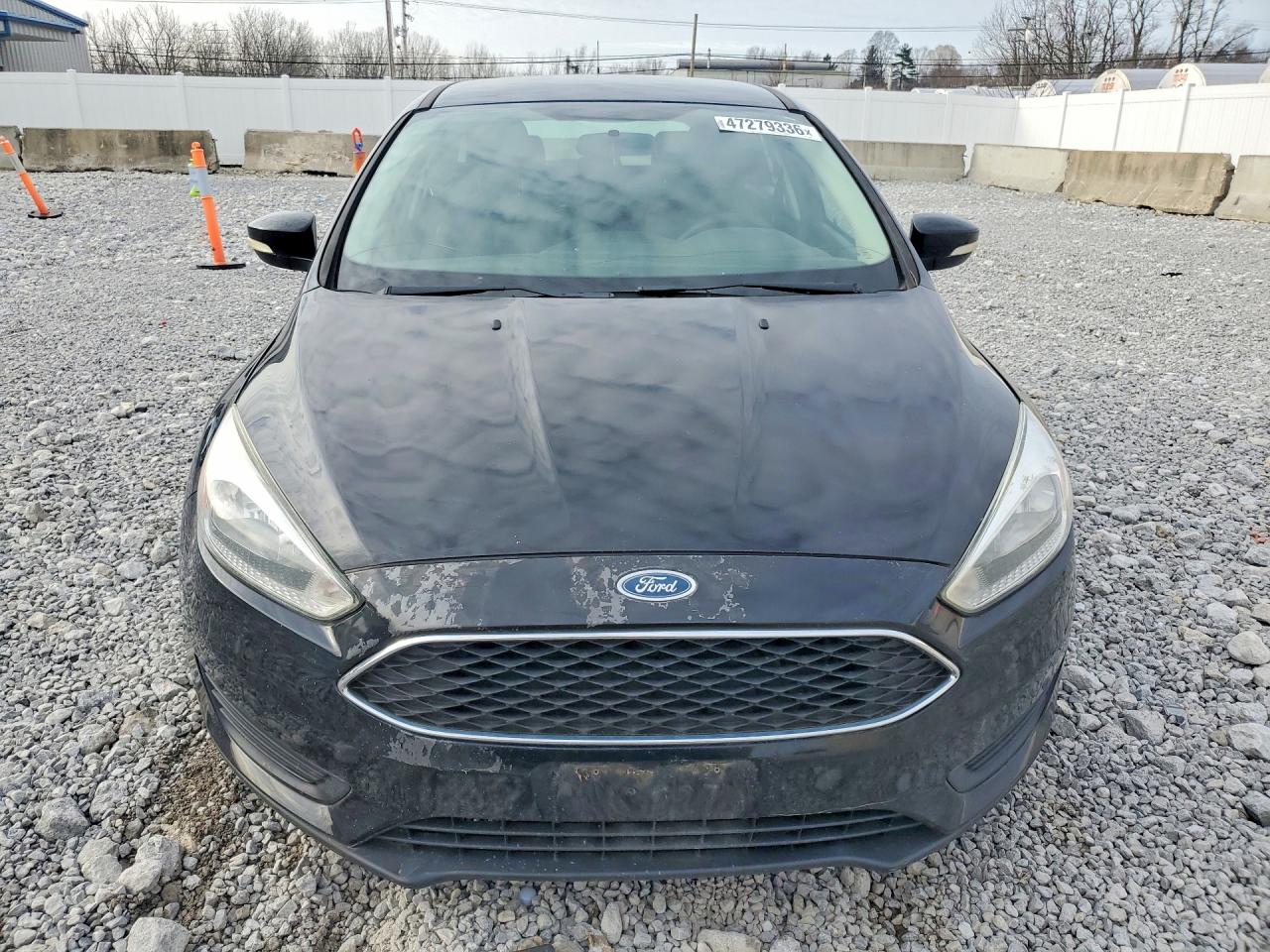 2017 FORD FOCUS SE photo 9
