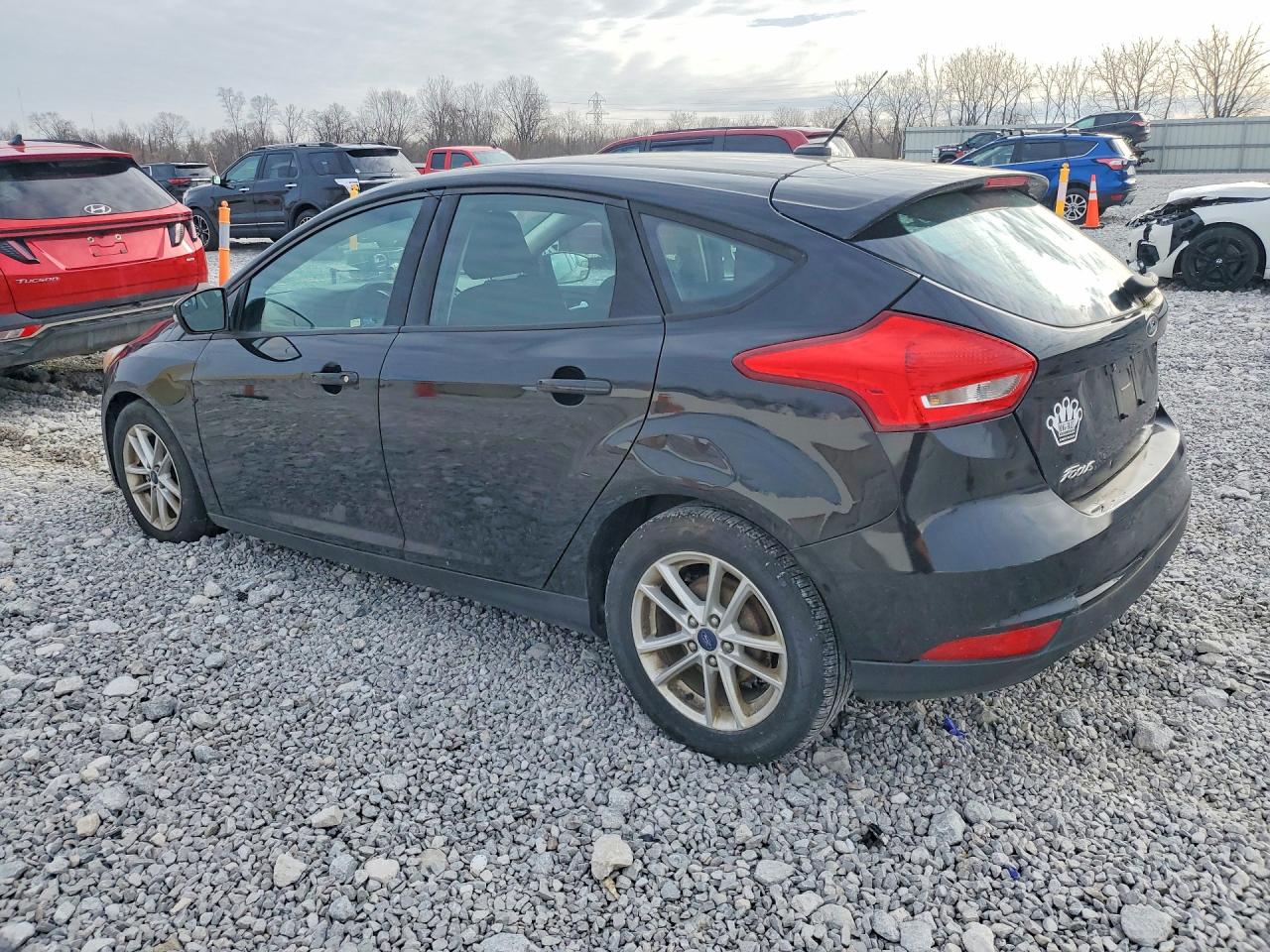 2017 FORD FOCUS SE photo 3