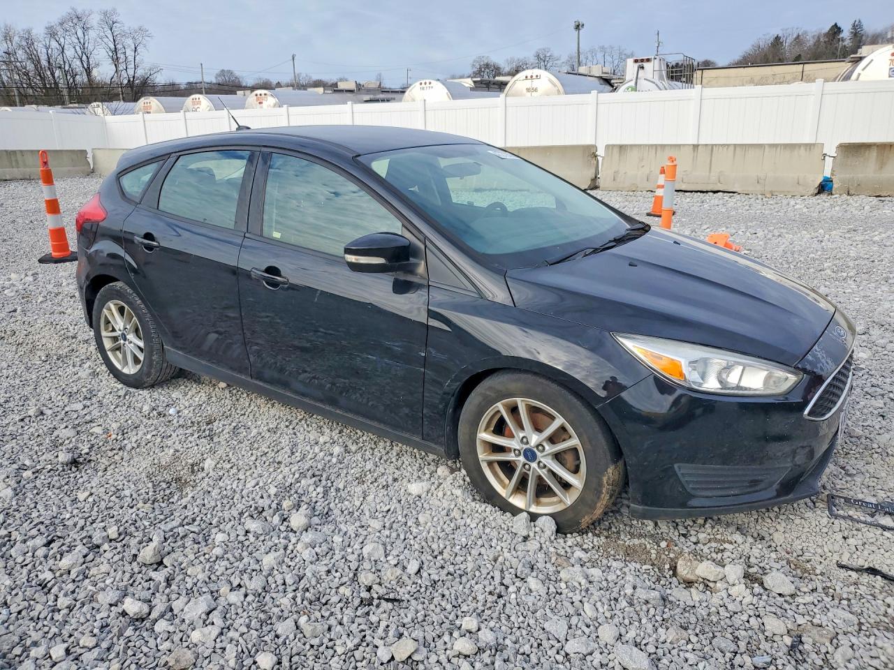 2017 FORD FOCUS SE photo 7