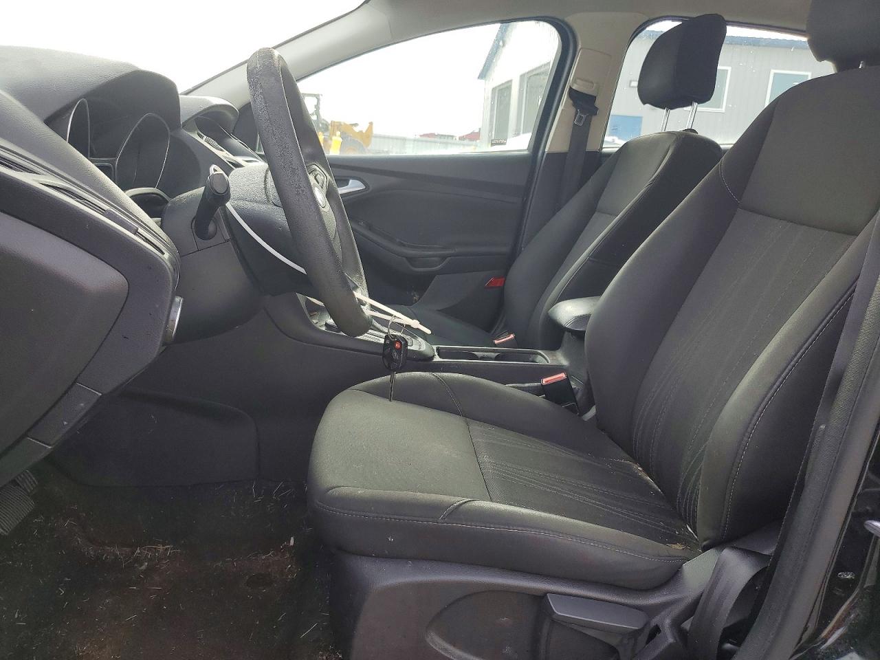 2017 FORD FOCUS SE photo 13