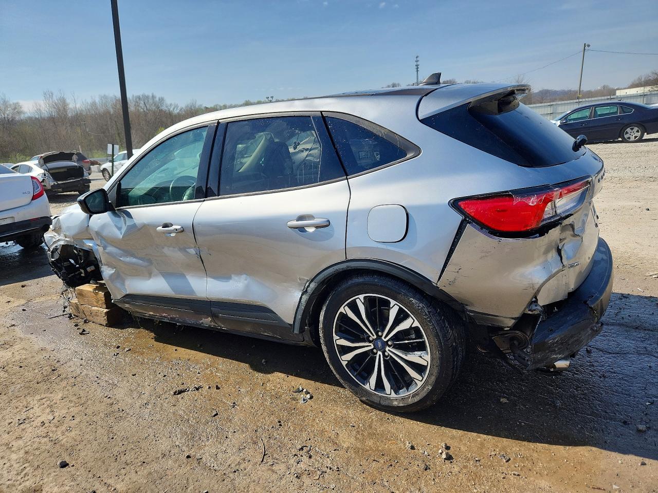 2022 FORD ESCAPE SE photo 2