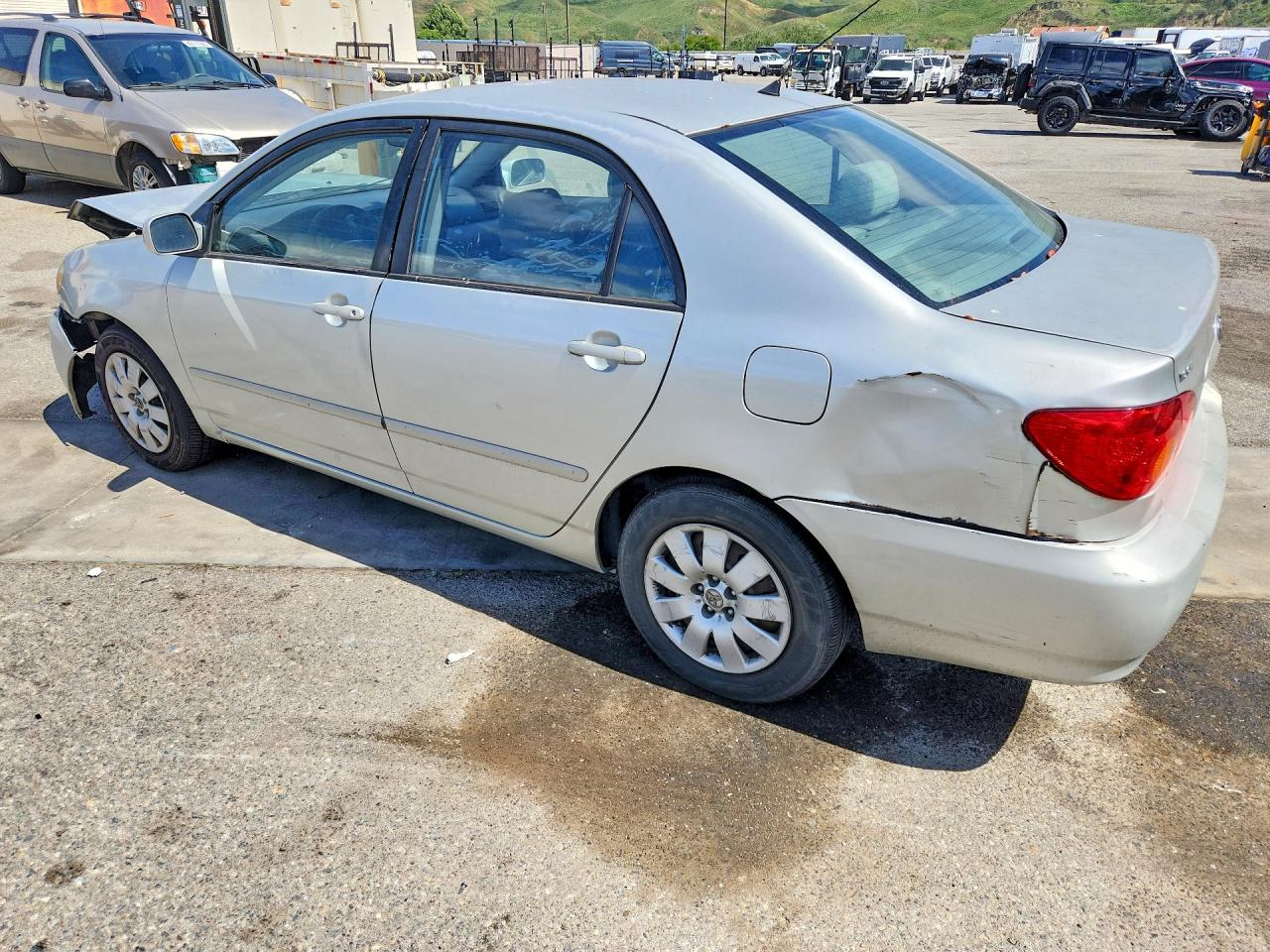 2003 TOYOTA COROLLA LE photo 4