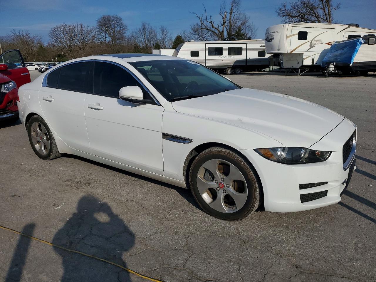 2017 JAGUAR XE photo 7