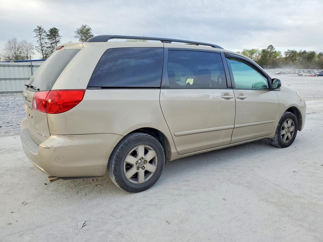 2006 TOYOTA SIENNA LE 8 PASSENGER photo 5