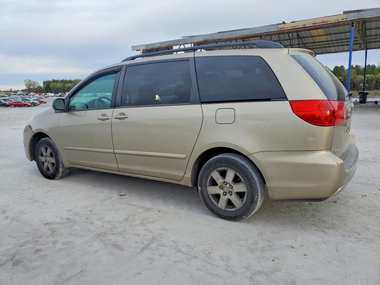 2006 TOYOTA SIENNA LE 8 PASSENGER photo 3