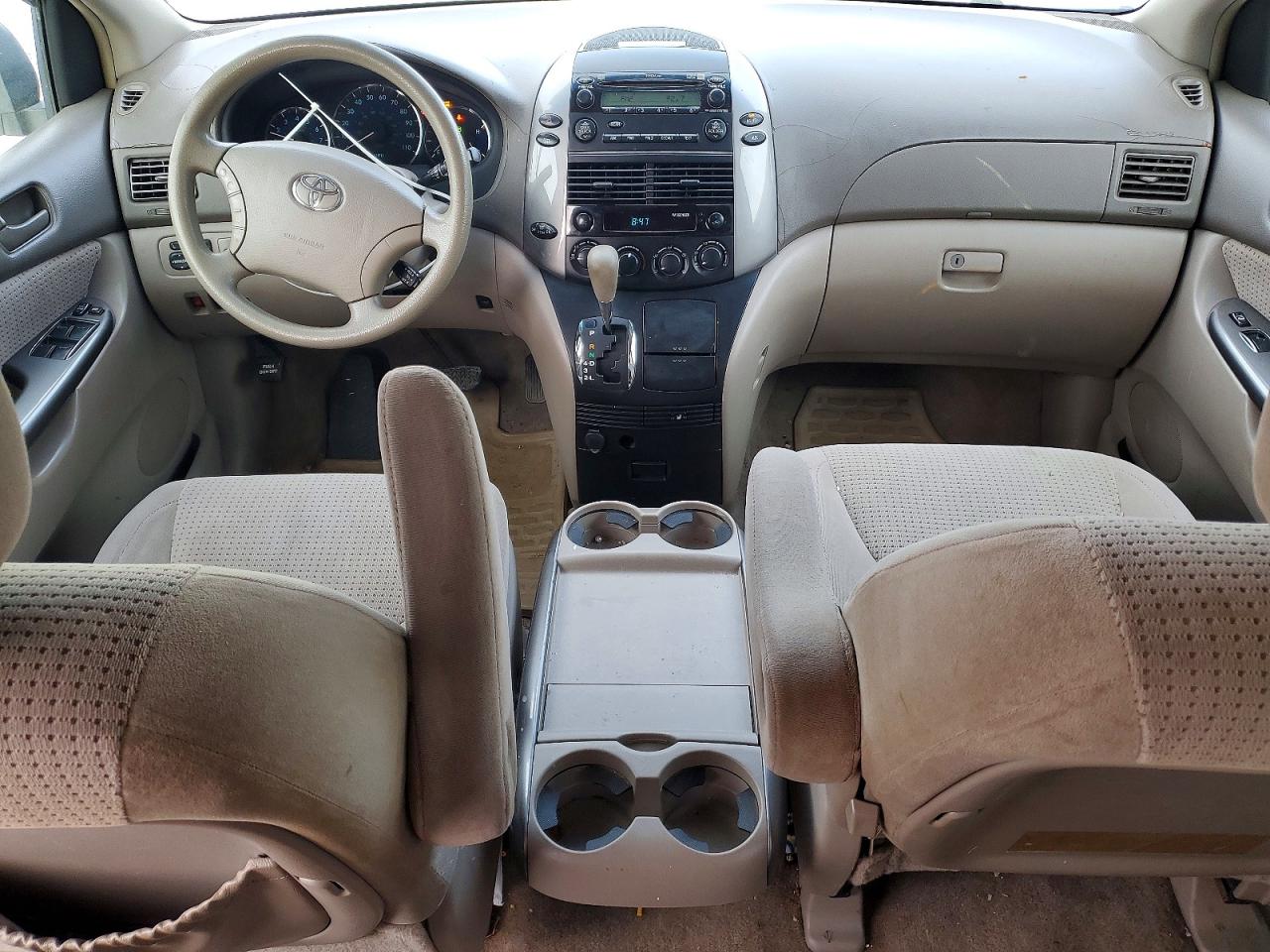 2006 TOYOTA SIENNA LE 8 PASSENGER photo 15