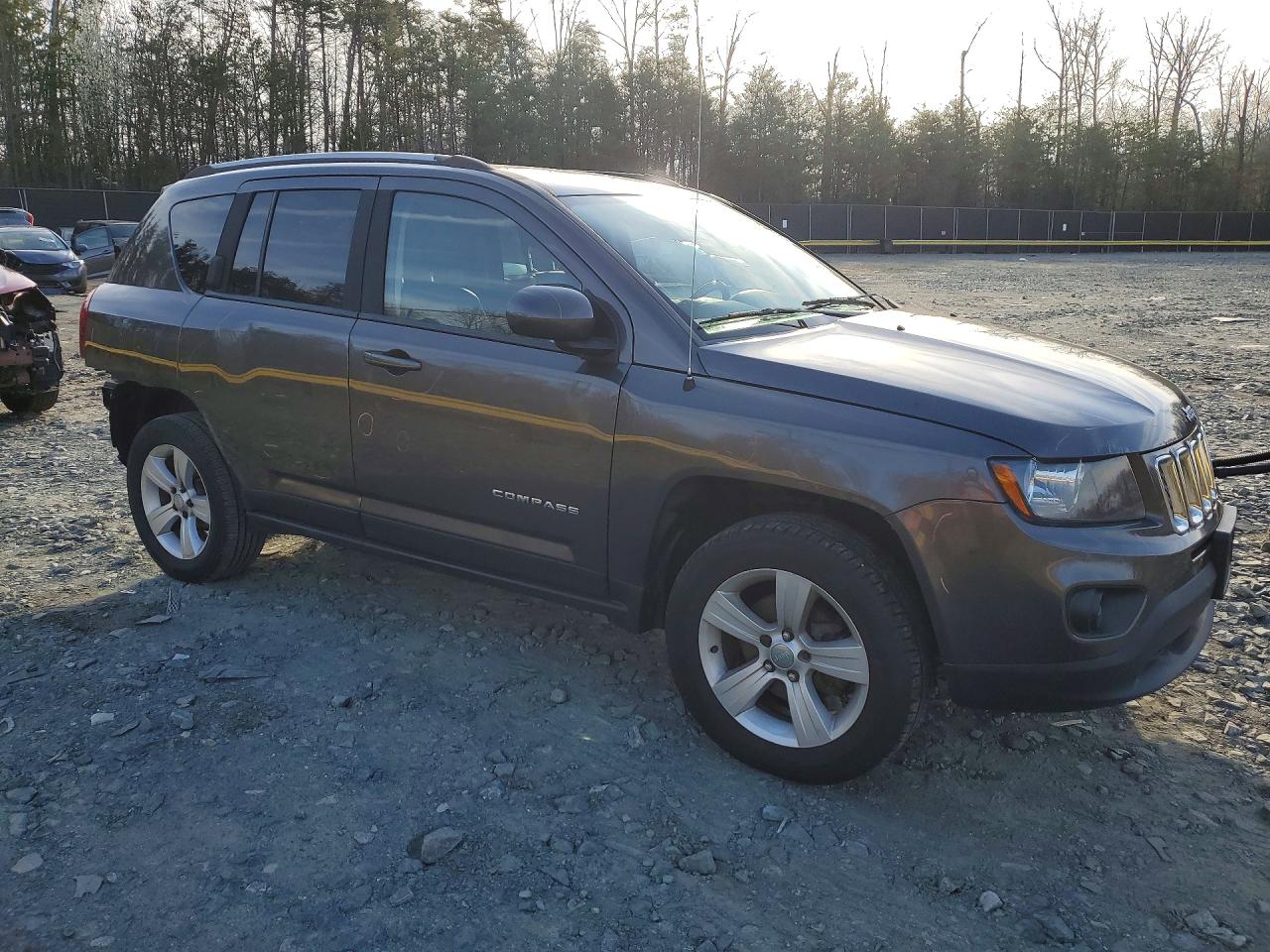 2016 JEEP COMPASS LATITUDE photo 4