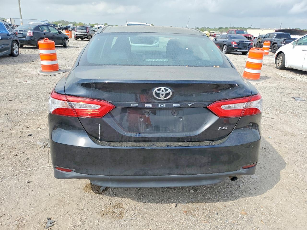 2018 TOYOTA CAMRY photo 11