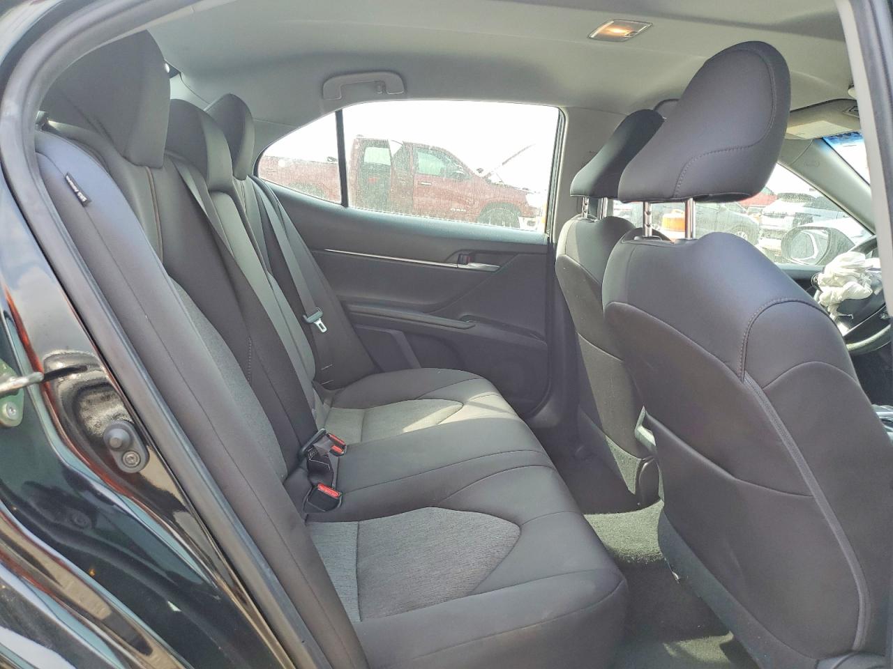 2018 TOYOTA CAMRY photo 19